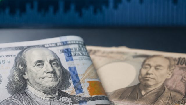 Dollar Strengthens A